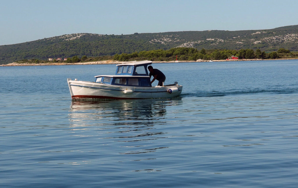 Saving Lives at Sea: Why Every Boat Should Have an AED - Image 1
