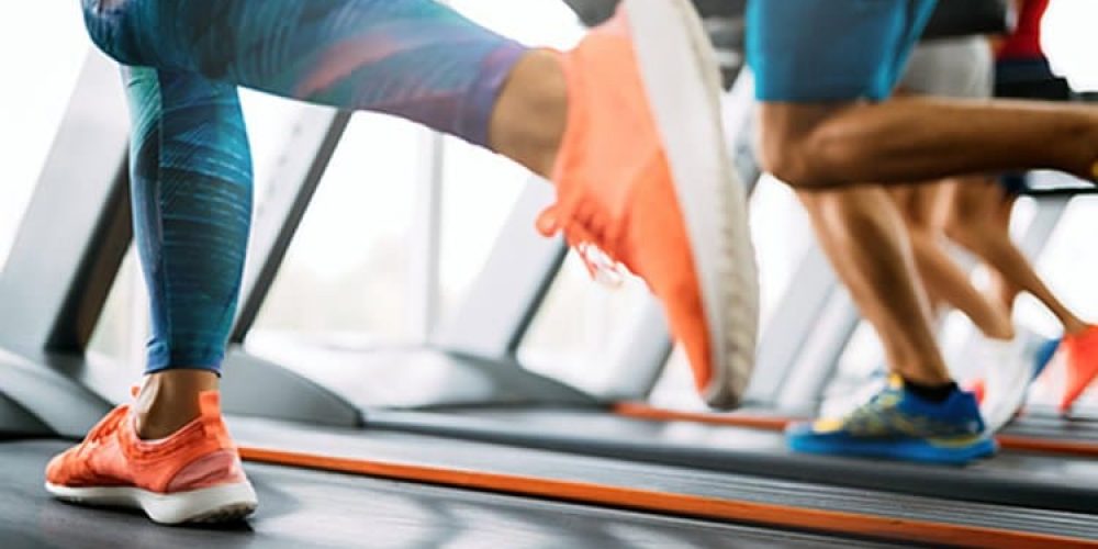 people running on treadmill